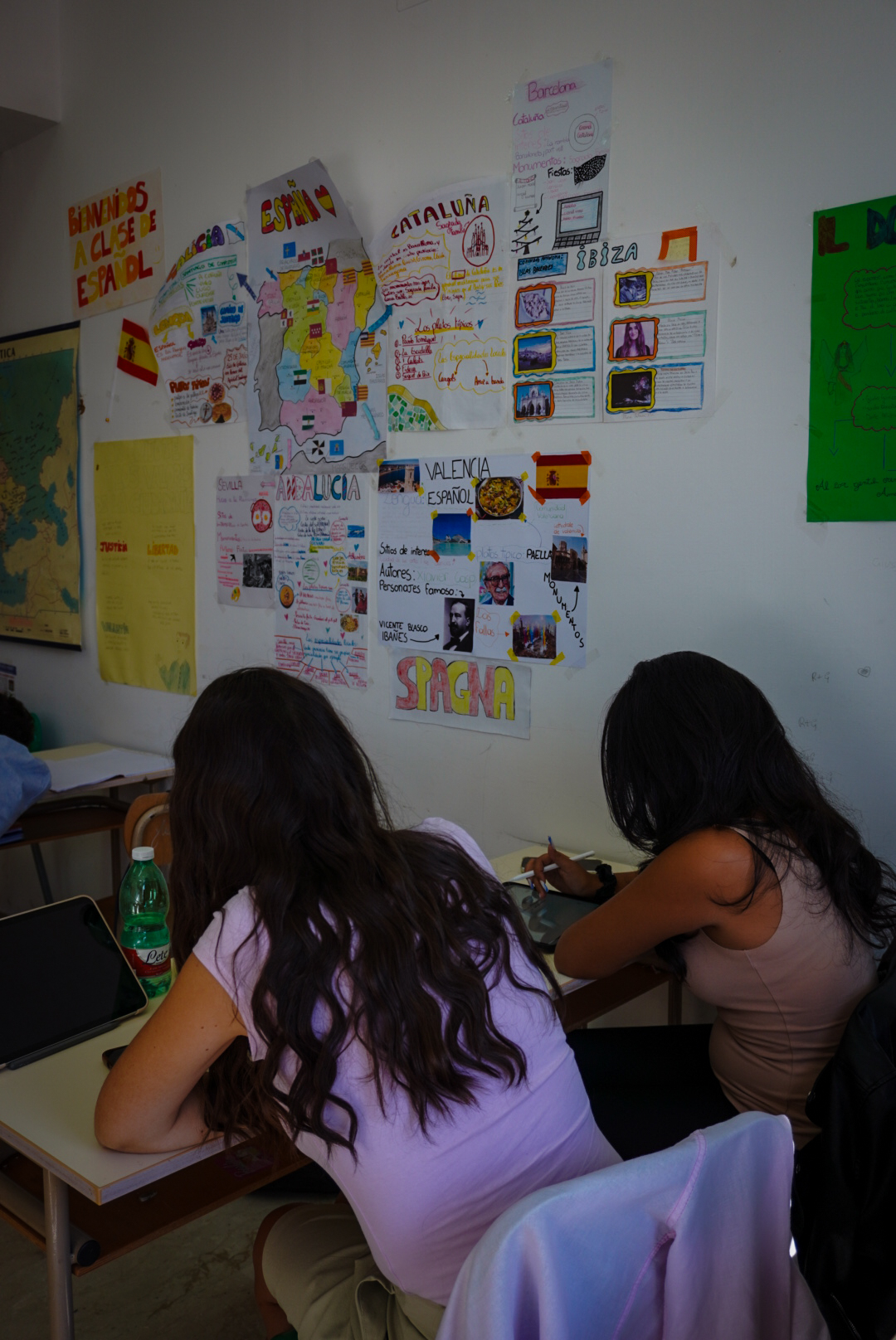Studenti del liceo linguistico in classe